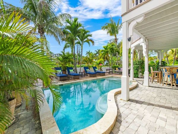 Luxury Five Bedroom Anna Maria Vacation Home Sleeps 12