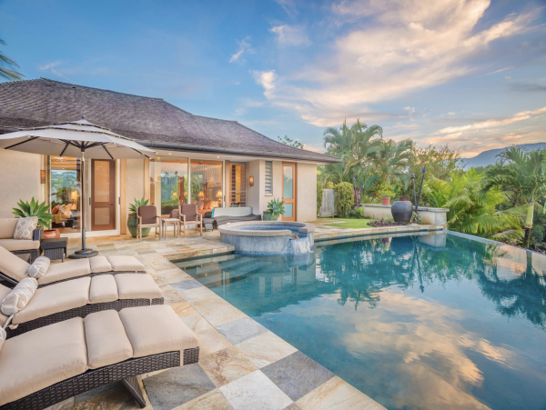 Three Bedroom Vacation Villa on Beach Full Ocean Views