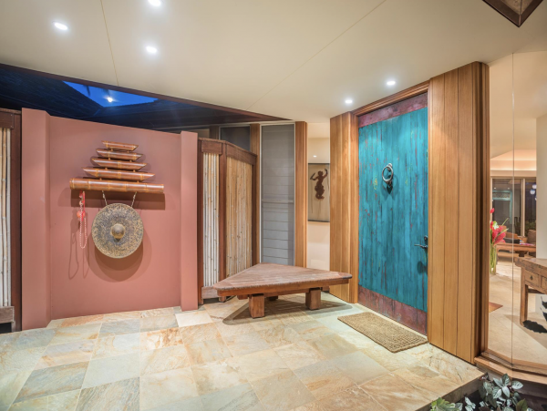 Three Bedroom Vacation Villa on Beach Full Ocean Views