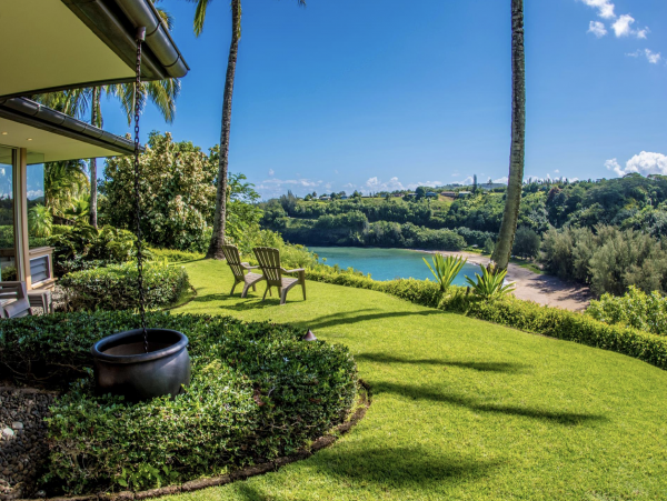 Three Bedroom Vacation Villa on Beach Full Ocean Views