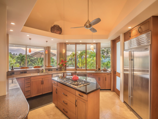 Three Bedroom Vacation Villa on Beach Full Ocean Views