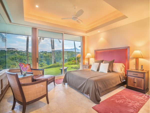 Three Bedroom Vacation Villa on Beach Full Ocean Views