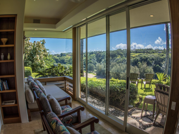 Three Bedroom Vacation Villa on Beach Full Ocean Views