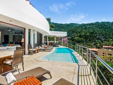 Call Your USA Based Puerto Vallarta Agent Today