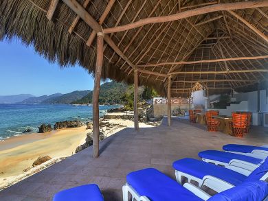 Eight Bedroom Beach Front Luxury Vacation Villa