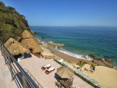 Eight Bedroom Beach Front Luxury Vacation Villa