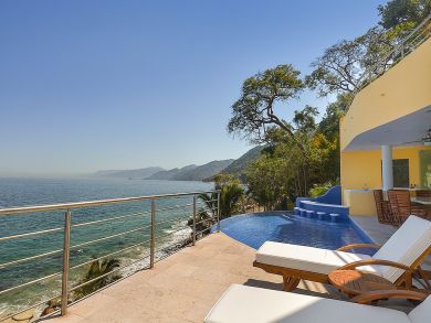 Eight Bedroom Beach Front Luxury Vacation Villa