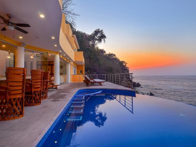 Eight Bedroom Beach Front Luxury Vacation Villa