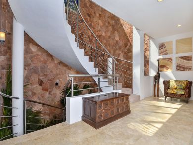 Eight Bedroom Beach Front Luxury Vacation Villa