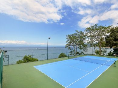 Eight Bedroom Beach Front Luxury Vacation Villa