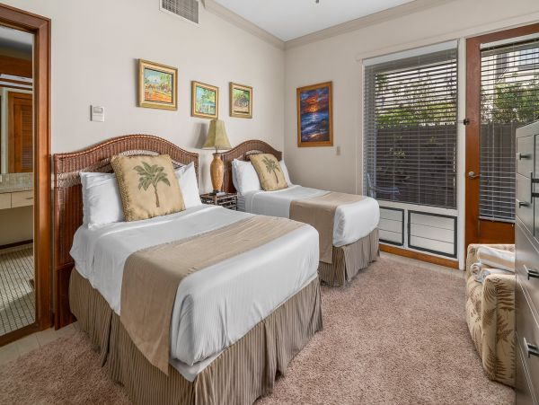 Oceanfront Two Bedroom Rental Villa in Kapalua