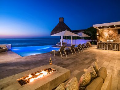 Vacation Homes with five Bedrooms and Full Ocean Views