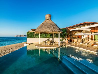 Vacation Homes with five Bedrooms and Full Ocean Views