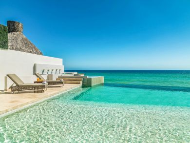 Vacation Homes with five Bedrooms and Full Ocean Views