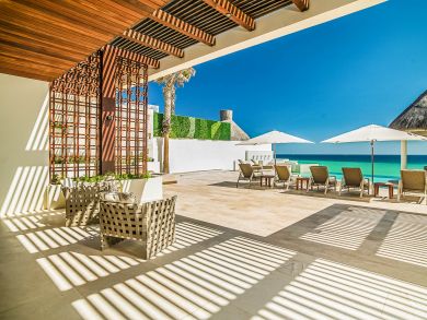 Vacation Homes with five Bedrooms and Full Ocean Views