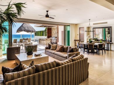 Vacation Homes with five Bedrooms and Full Ocean Views