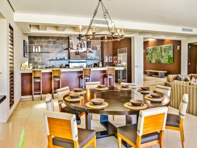 Vacation Homes with five Bedrooms and Full Ocean Views
