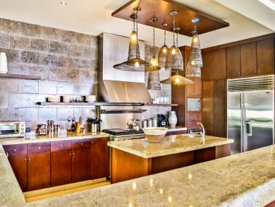 Vacation Homes with five Bedrooms and Full Ocean Views