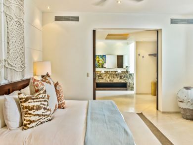 Vacation Homes with five Bedrooms and Full Ocean Views