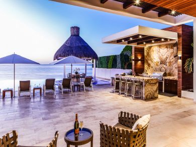 Vacation Homes with five Bedrooms and Full Ocean Views