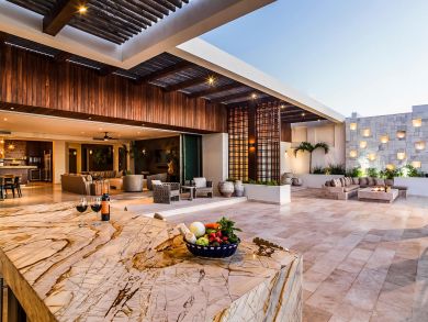 Vacation Homes with five Bedrooms and Full Ocean Views