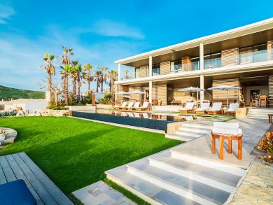 outdoor pool and lounging