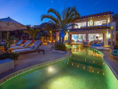 3 story Vacation Villa - 5 bedrooms - huge pool - ocean view
