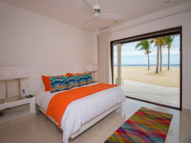 3 story Vacation Villa - 5 bedrooms - huge pool - ocean view