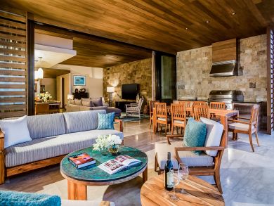 What a Pretty Villa Available for Holiday Weeks!