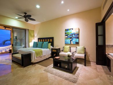 Beachfront Luxury a Great Three Bedroom Sleeps 10 Ocean Vews Beachfront Luxury a Great Three Bedroom Sleeps 10 Ocean Vews
