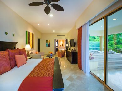 Beachfront Luxury a Great Three Bedroom Sleeps 10 Ocean Vews Beachfront Luxury a Great Three Bedroom Sleeps 10 Ocean Vews