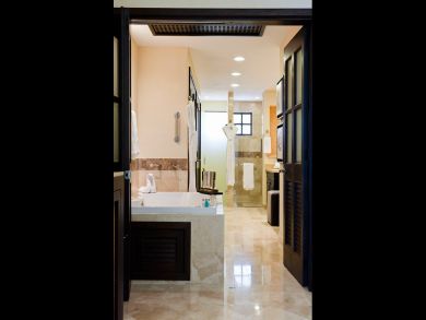 Beachfront Luxury a Great Three Bedroom Sleeps 10 Ocean Vews Beachfront Luxury a Great Three Bedroom Sleeps 10 Ocean Vews