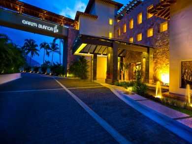 Beachfront Three Bedroom Luxury Accommodation Ocean Views