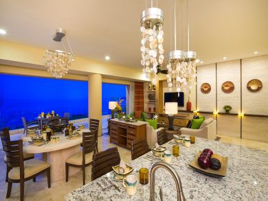 Beachfront Three Bedroom Luxury Accommodation Ocean Views