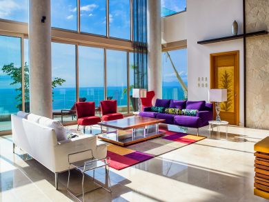 Contemporary Luxury Penthouse With Magnificent Ocean Views