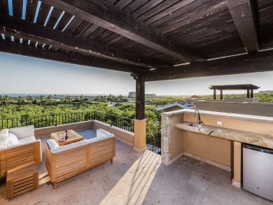 Amazing Sunset Views from this Vacation Villa