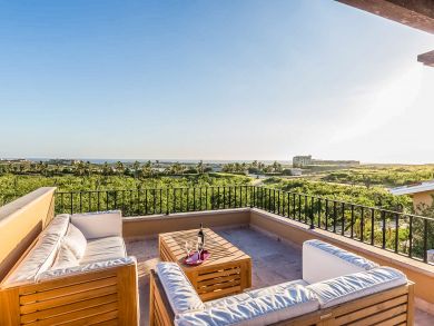 Amazing Sunset Views from this Vacation Villa