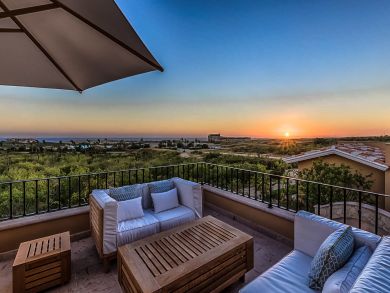 Amazing Sunset Views from this Vacation Villa
