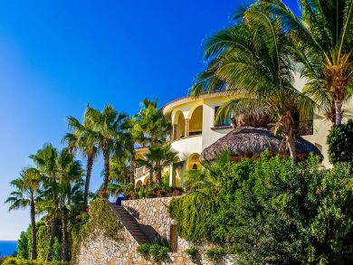 Beautifully Appointed Five Bedroom Villa