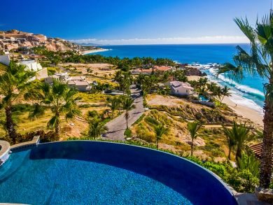 Beautifully Appointed Five Bedroom Villa