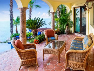 Beautifully Appointed Five Bedroom Villa