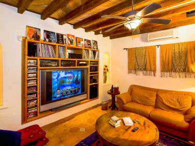 Beautifully Appointed Five Bedroom Villa
