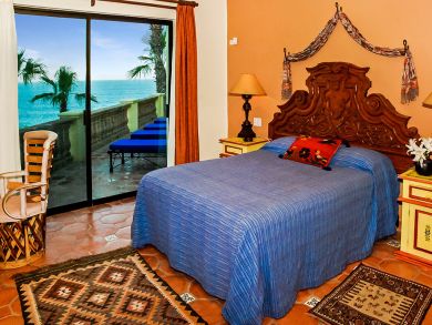 Beautifully Appointed Five Bedroom Villa
