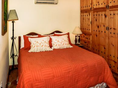 Beautifully Appointed Five Bedroom Villa