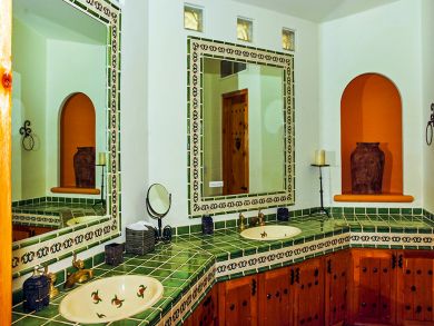 Beautifully Appointed Five Bedroom Villa
