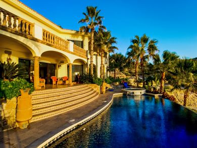 Beautifully Appointed Five Bedroom Villa