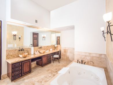 Six Bedroom - Great Views - Pool and so much more Six Bedroom - Great Views - Pool and so much more