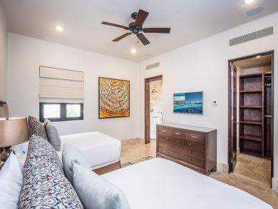 Six Bedroom - Great Views - Pool and so much more Six Bedroom - Great Views - Pool and so much more