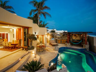 Coolest Beach Villa on the Blockl!