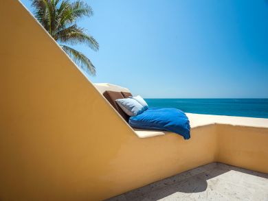 Coolest Beach Villa on the Blockl!